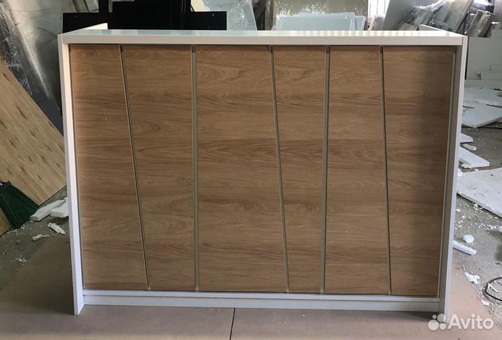 Стойка ресепшн