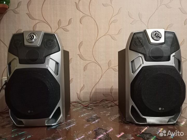 Акустика LG (две колонки)