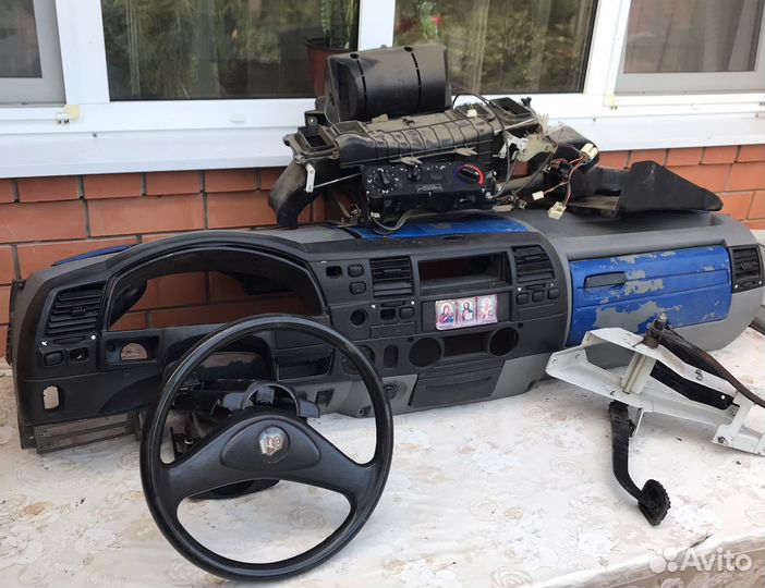 Приборная панель (торпеда) в сборе