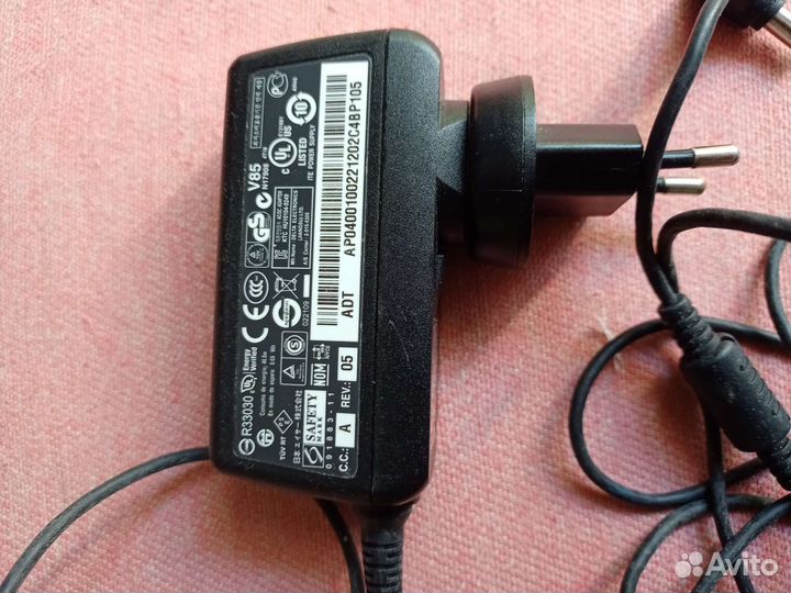 Блок питания для ноутбука 19 v 2,2 A