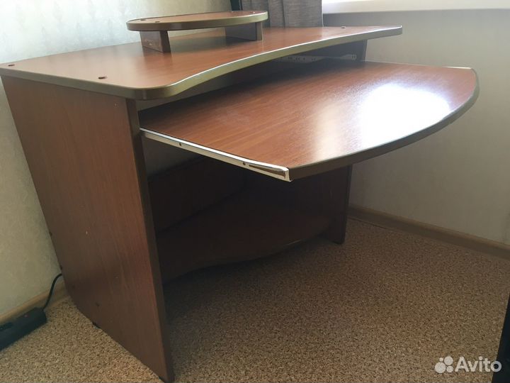 Компьютерный стол