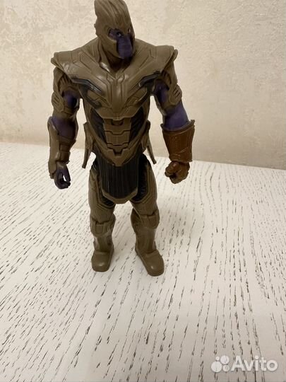 Коллекционная игрушка Танос