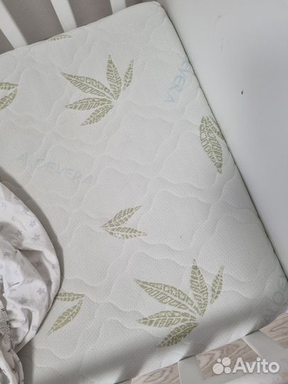 Детская кроватка с маятником от 0 до 3 лет