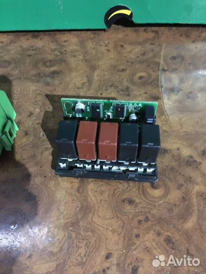 Реле стеклоочистителя Mitsubishi lancer 9