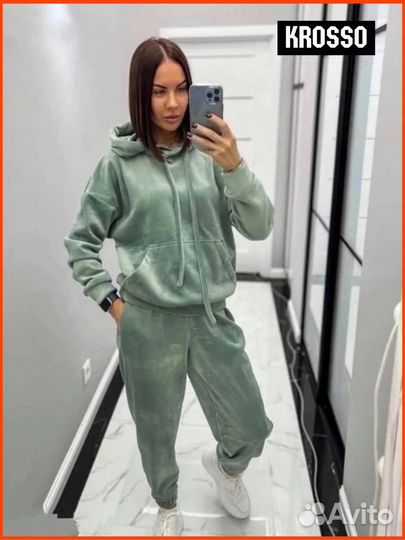 Спортивный костюм женский новый