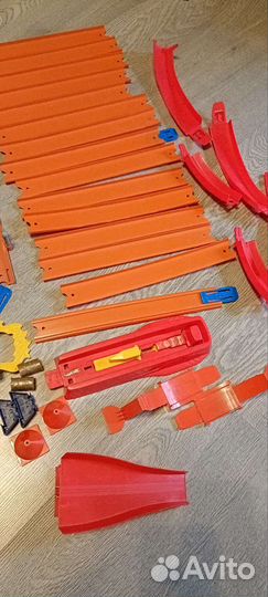 Трек Hot Wheels с петлей и запуском
