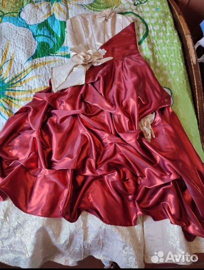 Платье праздничное