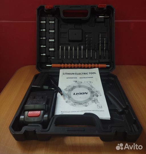 Шуруповерт аккумуляторный с кейсом