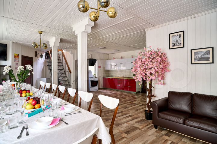 Коттедж 295 м² на участке 18 сот.