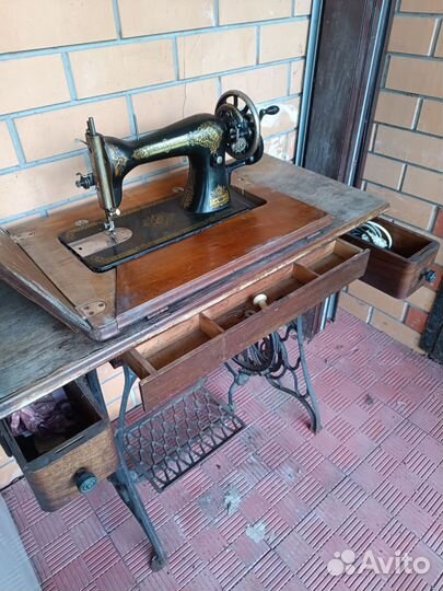 Швейная машина