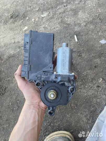 Моторчик стеклоподъемника audi