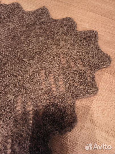 Пуховый платок шаль