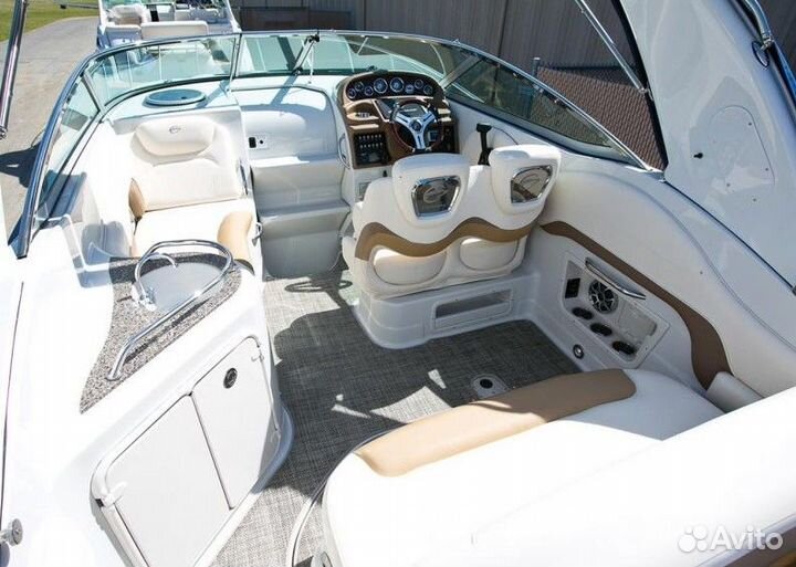 Круизный катер Crownline