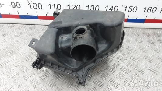 Корпус воздушного фильтра toyota auris E150 (IUK13