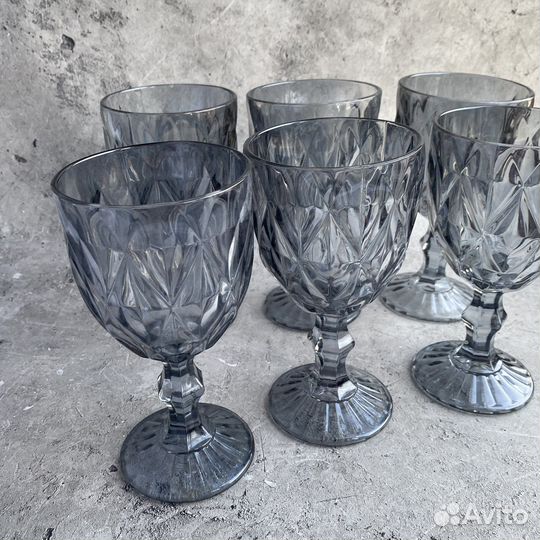 Набор винтажных бокалов для вина
