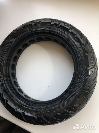 Покрышка литая 10 дюймов