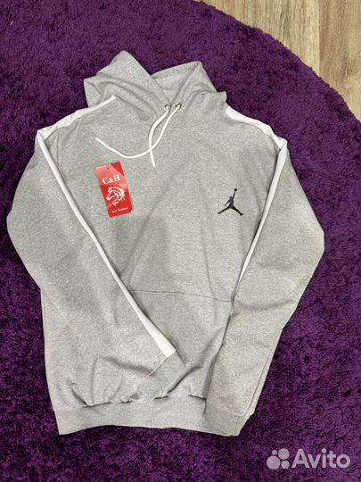 Новый мужской спортивный костюм