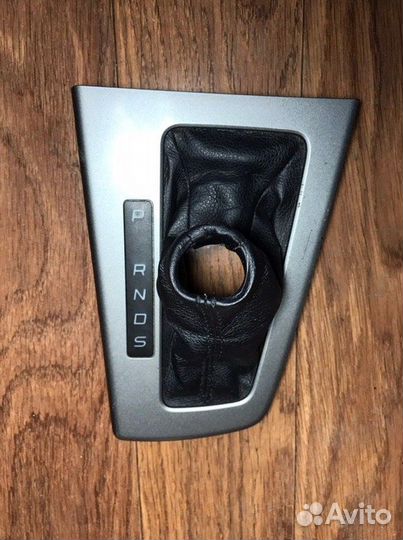 Накладка АКПП передняя Ford Focus CB8 2013