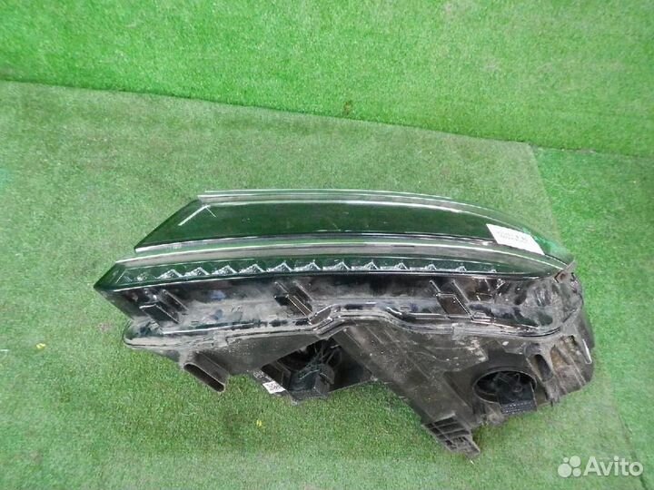 Фара левая Volkswagen Tiguan