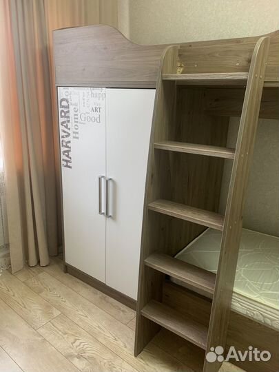 Двухъярусная кровать