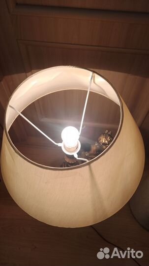 Светильник настольный