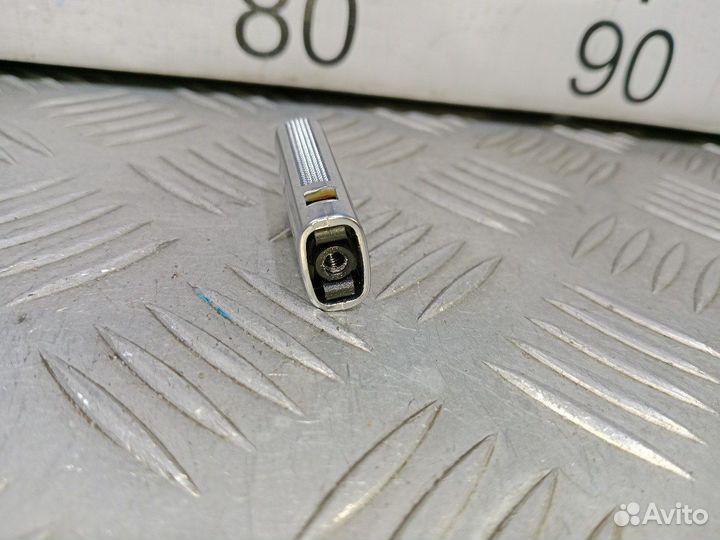 Б/У Фиксатор тяги замка двери передзад LR#006