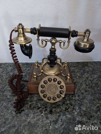 Винтажный телефон
