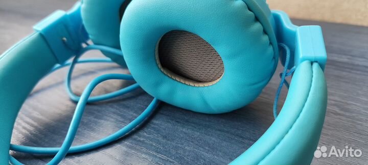 Голубые наушники gorsun