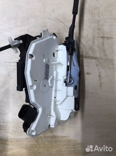 Замок задней правой двери Passat CC