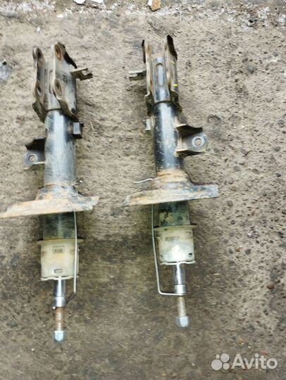 Передние амортизаторы hyundai solaris оригинал