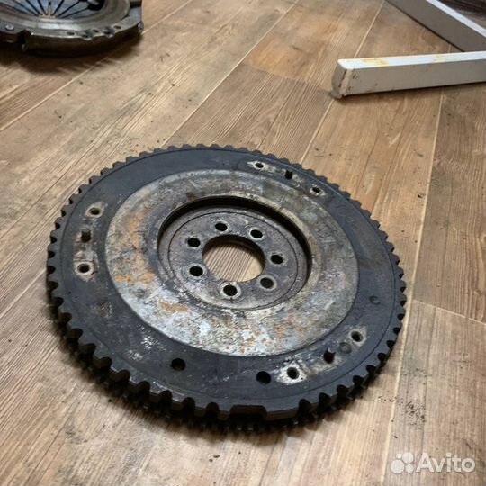 Маховик (двигатель 1.4) на Renault Logan