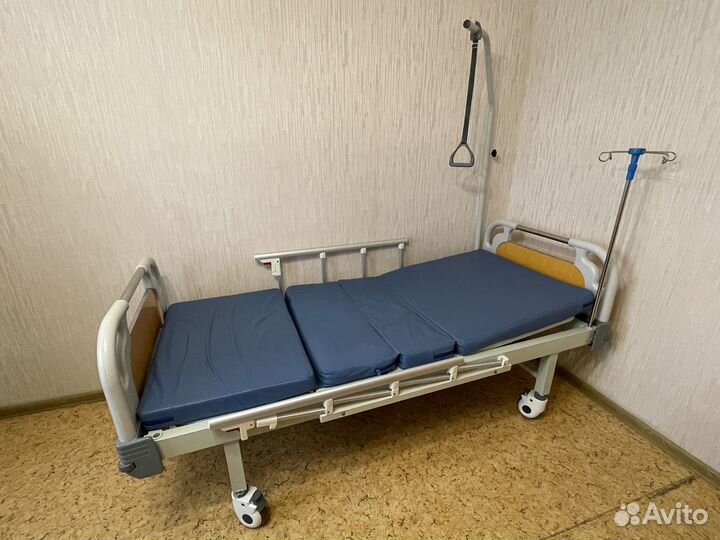 Медицинская кровать для лежачих больных