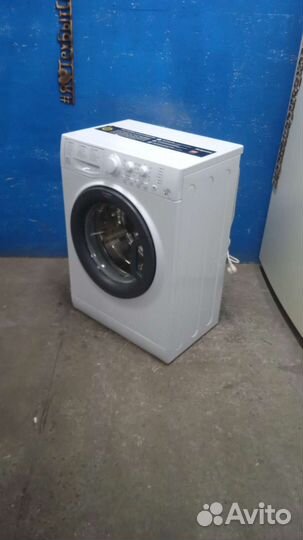 Стиральная машина бу узкая Hotpoint Ariston