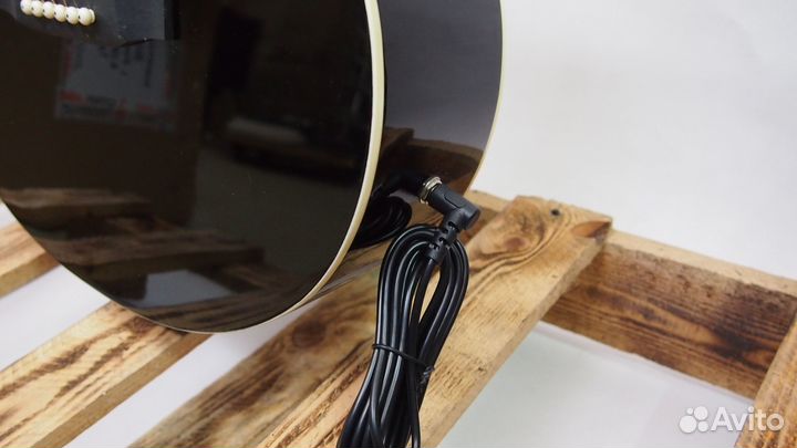 Электроакустическая гитара