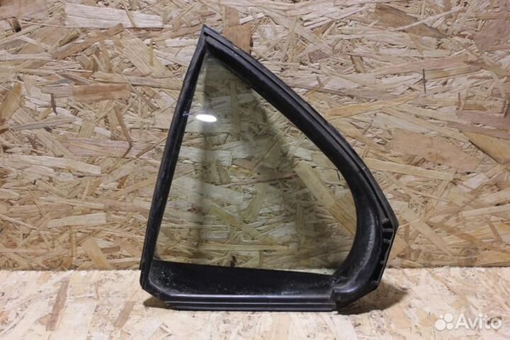 Стекло двери задней левой форточка Mitsubishi Lanc