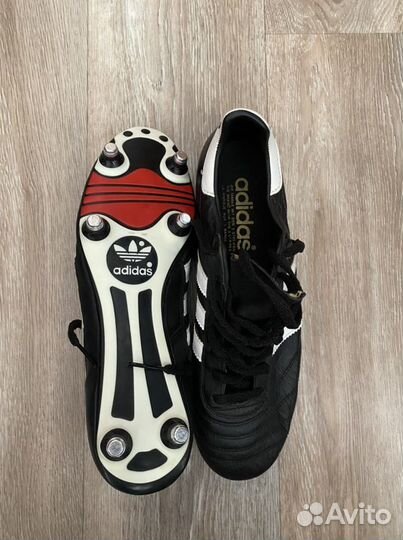 Футбольные бутсы adidas