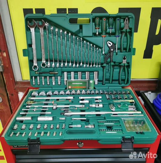 Набор инструмента Джонсвей 142 предмета Jonnesway