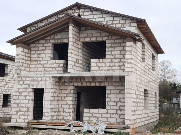 Дом 195 м² на участке 7 сот.