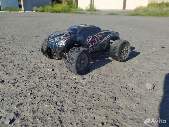 Машинка на радиоуправлении