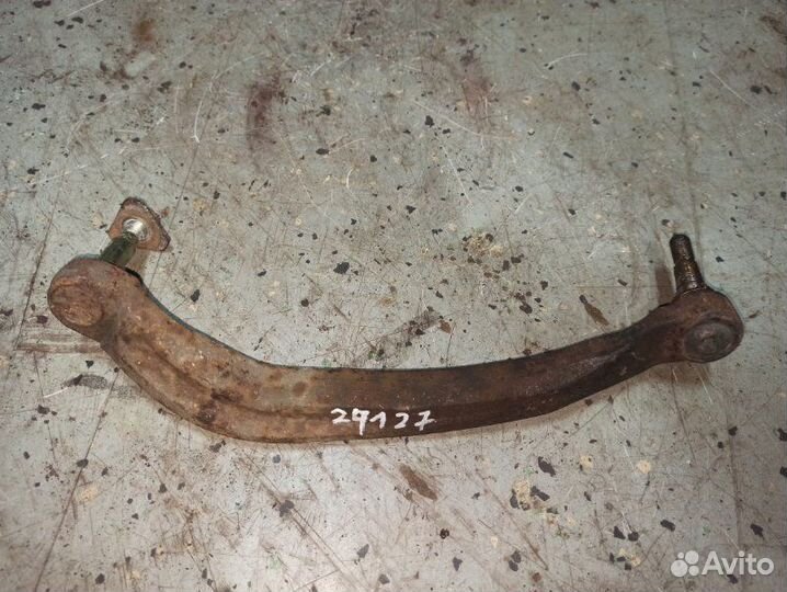 Рычаг подвески правый Nissan Primera P12 лифтбек
