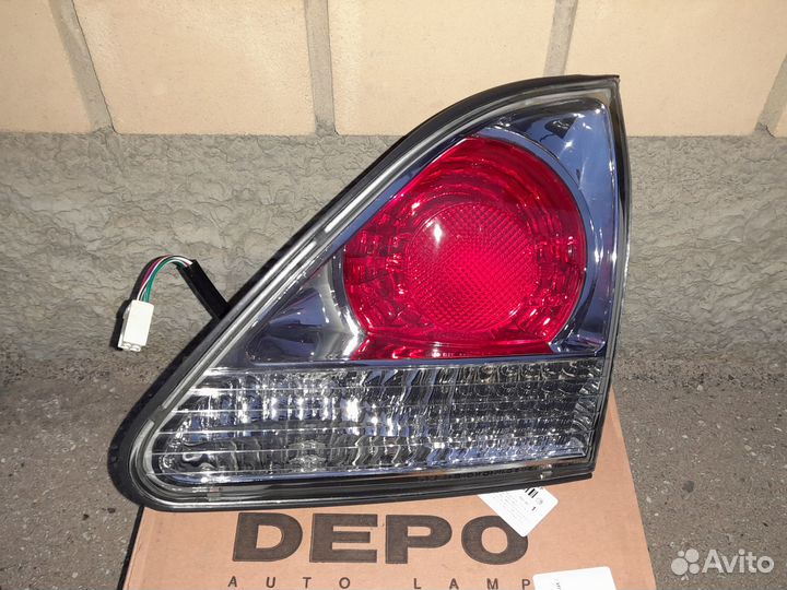 Lexus RX300 Фонарь задний правый Новый