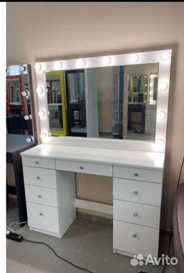 Туалетный столик