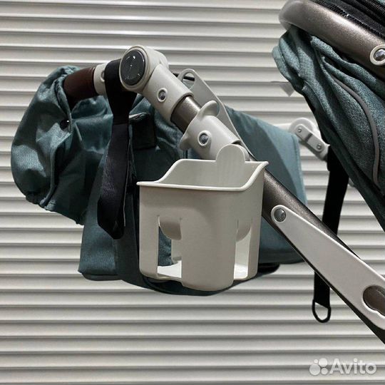 Коляска новая