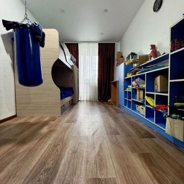 3-к. квартира, 57 м², 5/5 эт.