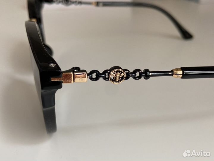 Солнечные очки женские