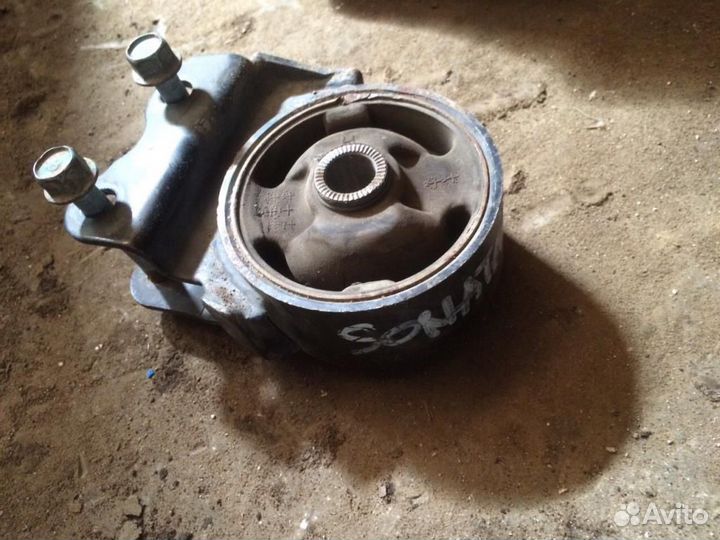 Опора двигателя передняя hyundai Sonata IV (EF)