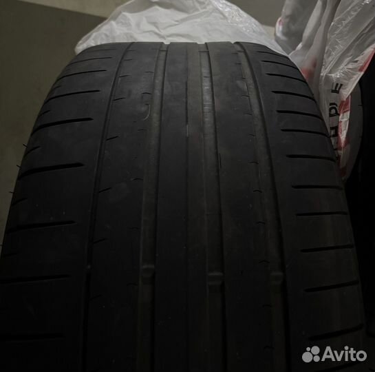 Pirelli P Zero 285/40 R22 и 325/35 R22