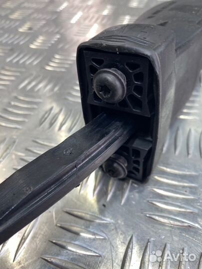 Ограничитель двери передний левый Audi Q7 4M cvmd