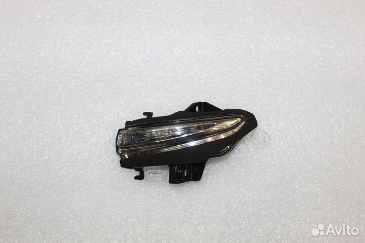 Lexus IS Указатель поворота в левое зеркало 13-20
