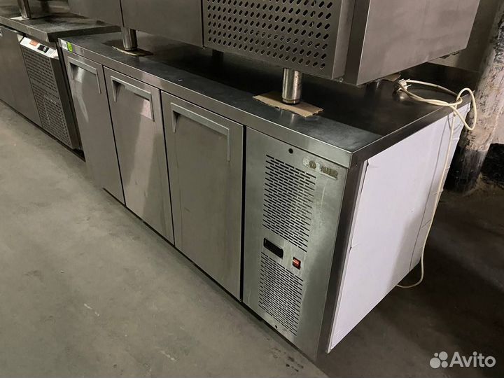 Холодильный стол